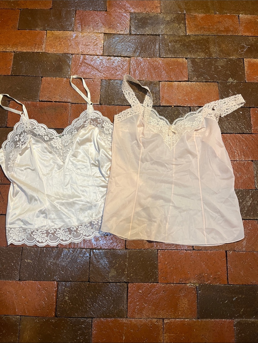 Two vintage camisoles size 34 beige Maidenform/peach Olga 2048